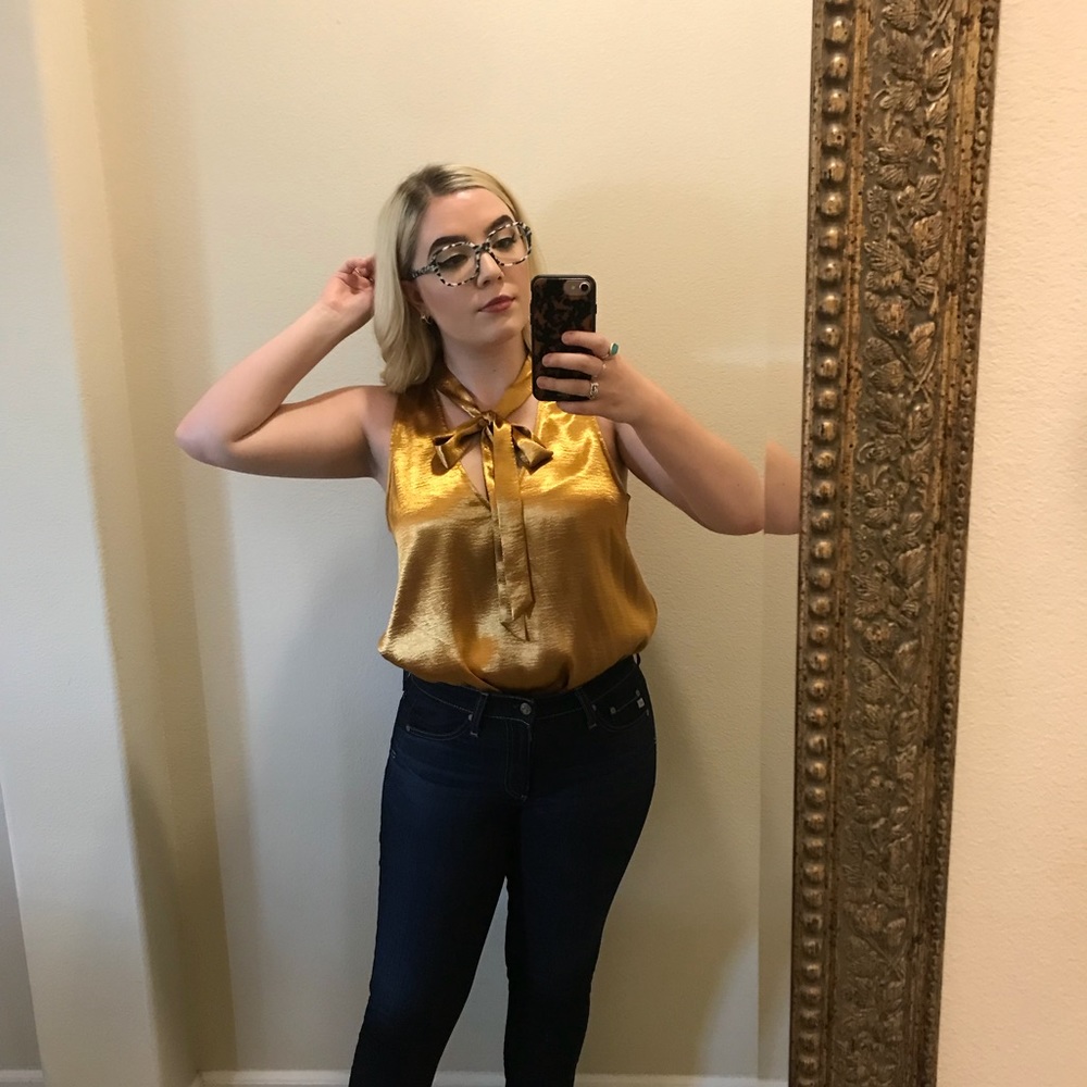 Maeve gold top